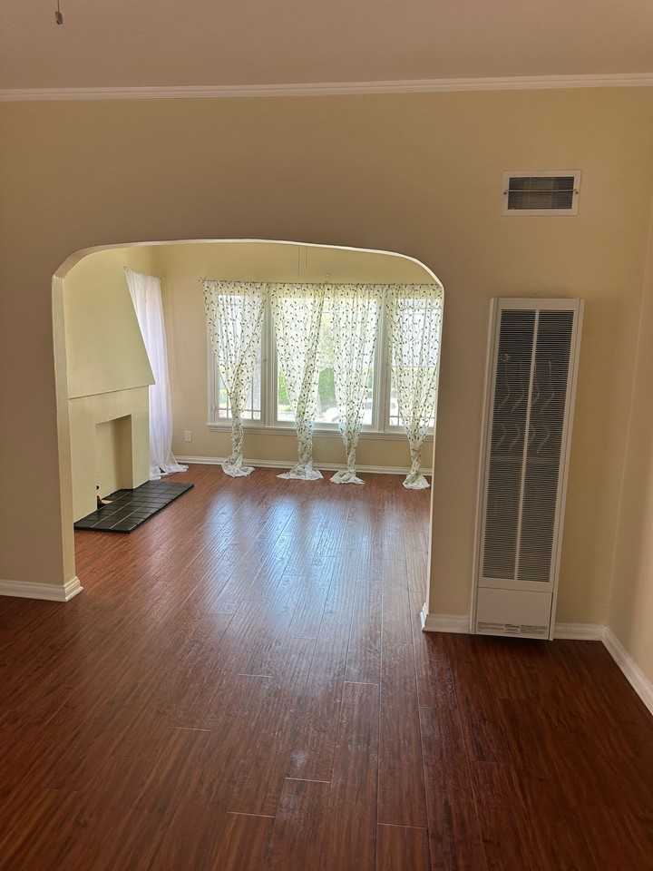 1166 N Raymond Ave - Photo 3 of 8