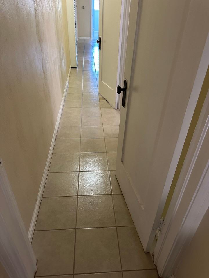 1166 N Raymond Ave - Photo 4 of 8