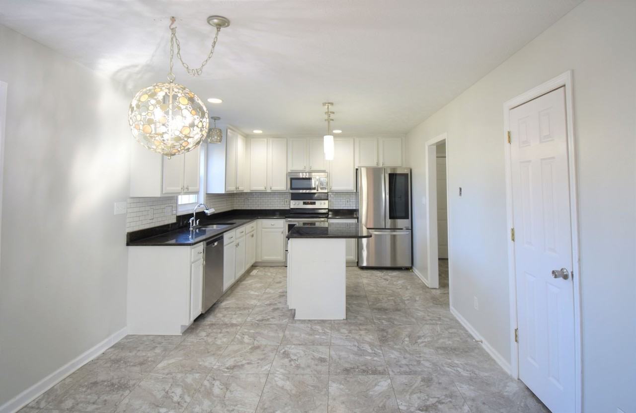 2904 Bolla Dr - Photo 6 of 26