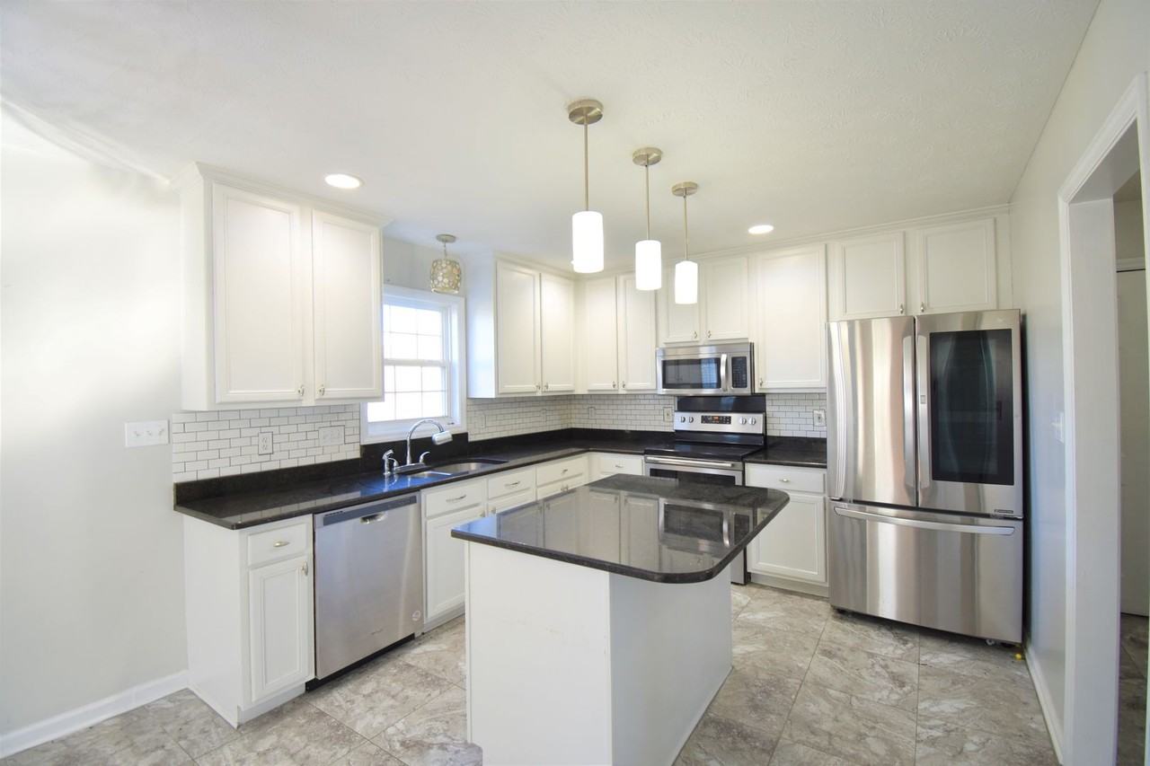 2904 Bolla Dr - Photo 7 of 26