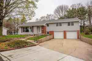 featured image of 364 E Macarthur St