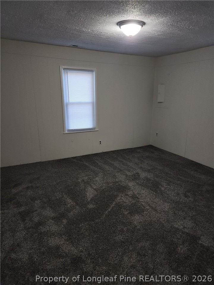 454 Rock Hill Rd - Photo 6 of 12