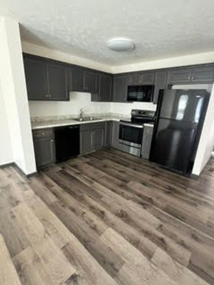 585 Birch Hill Dr #37 - Photo 3 of 14