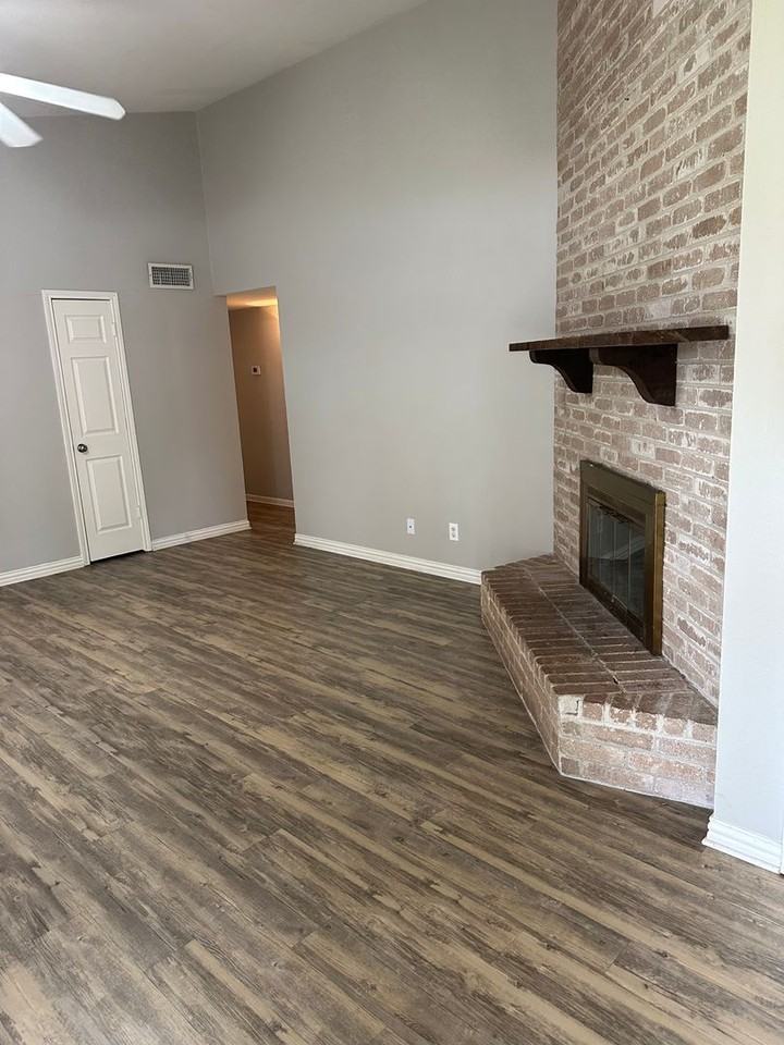 506 Ivanhoe Dr - Photo 2 of 8