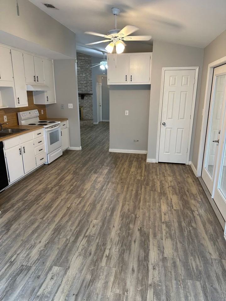 506 Ivanhoe Dr - Photo 3 of 8
