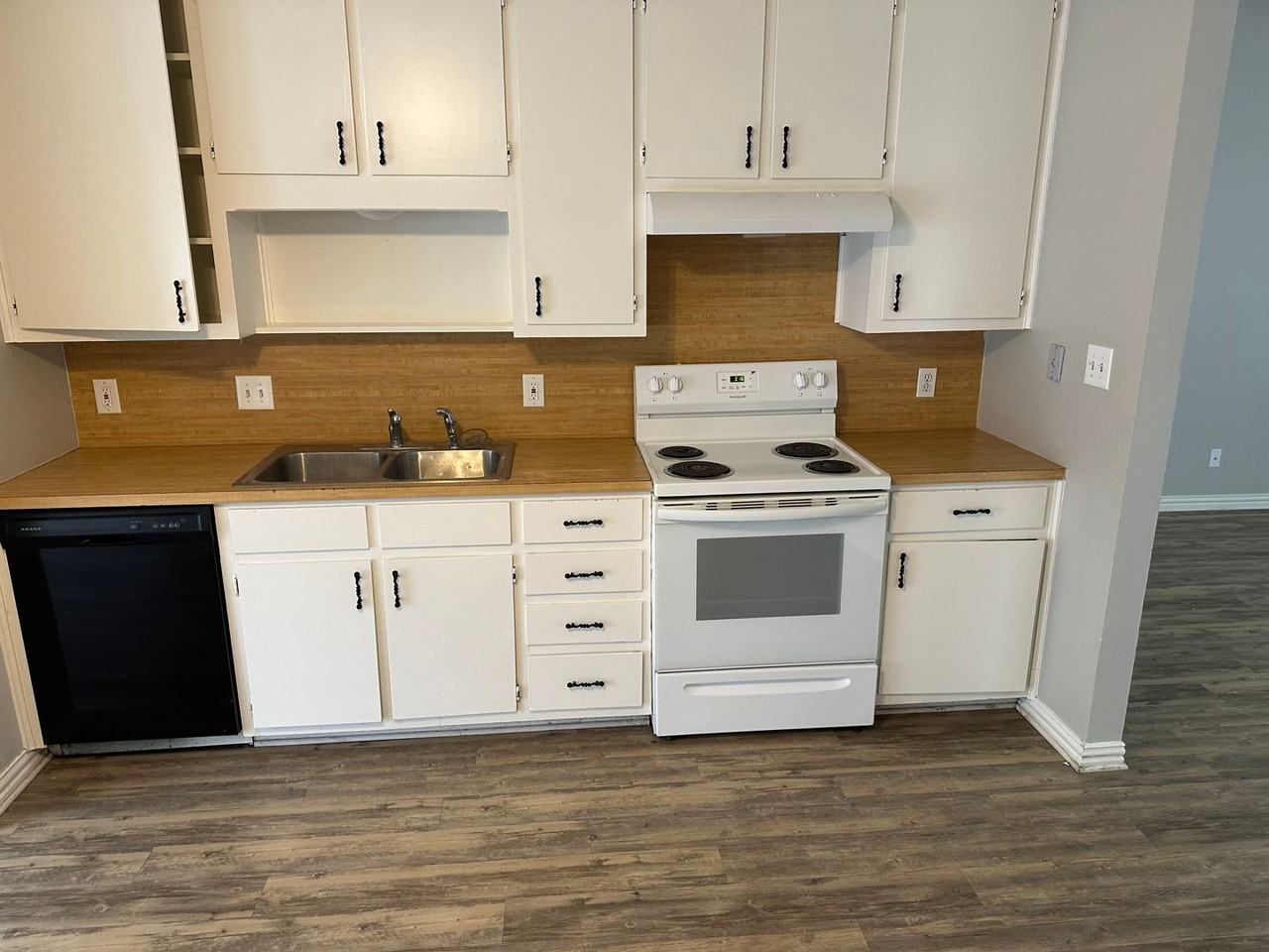 506 Ivanhoe Dr - Photo 4 of 8