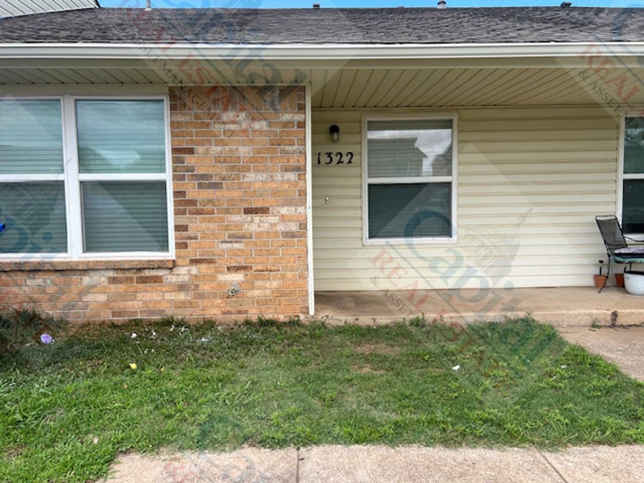 1322 Glen Oaks Ct - Photo 2 of 29