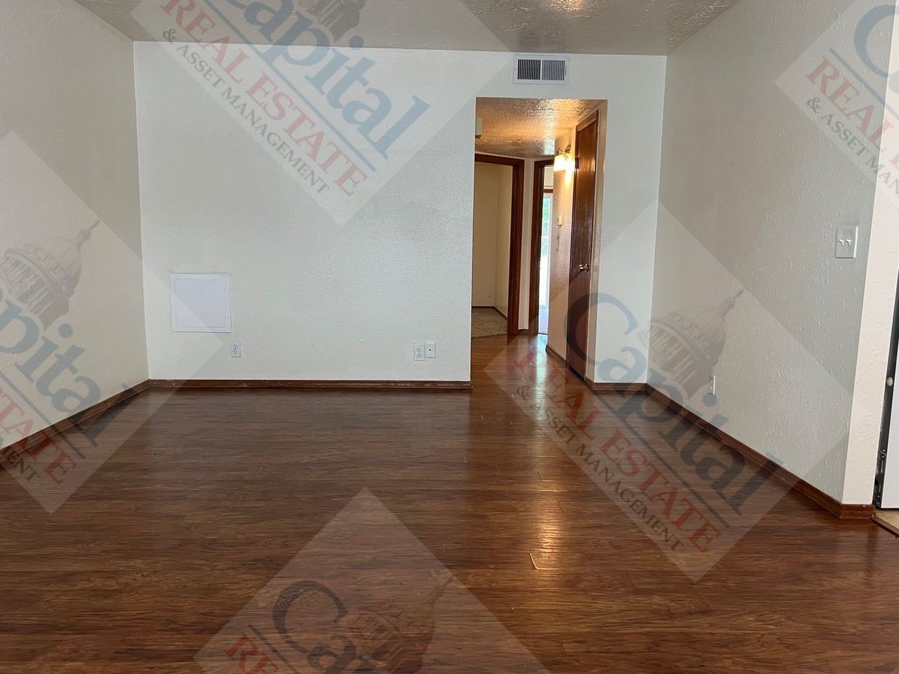 1322 Glen Oaks Ct - Photo 3 of 29