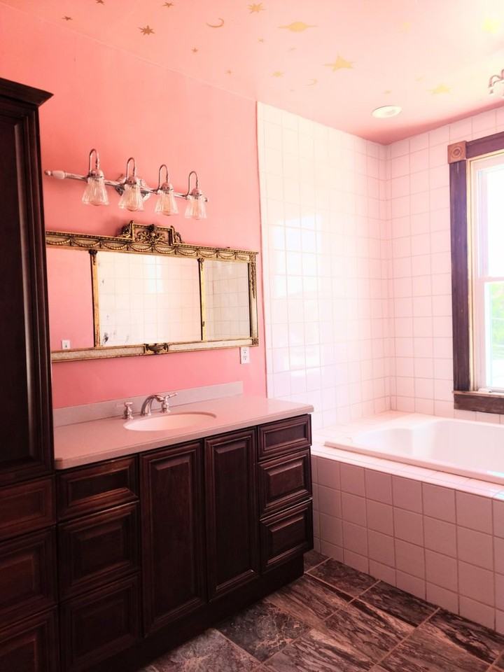 2822 Saint Paul St - Photo 5 of 20
