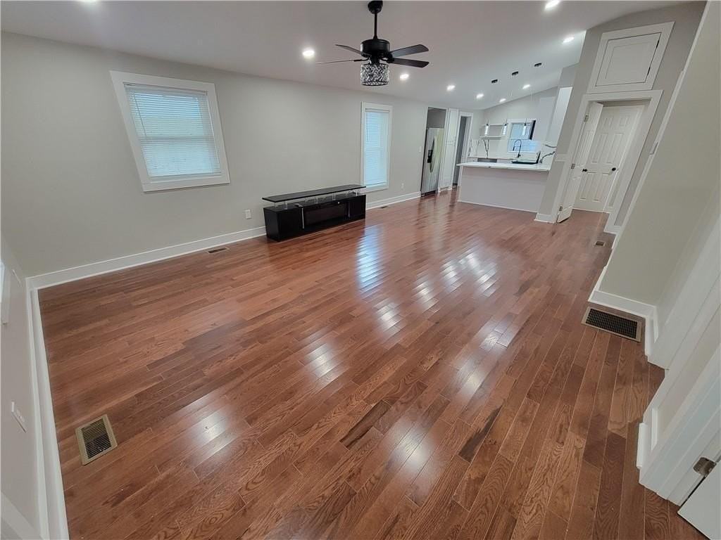 768 Fourth St - Photo 5 of 22