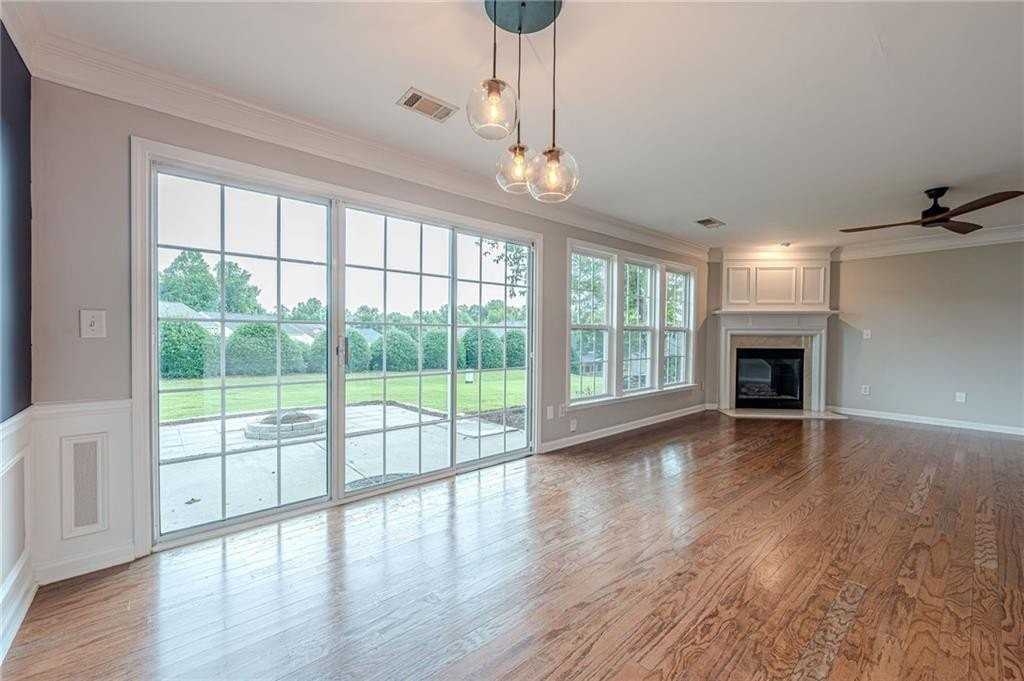 300 Balaban Cir - Photo 7 of 32