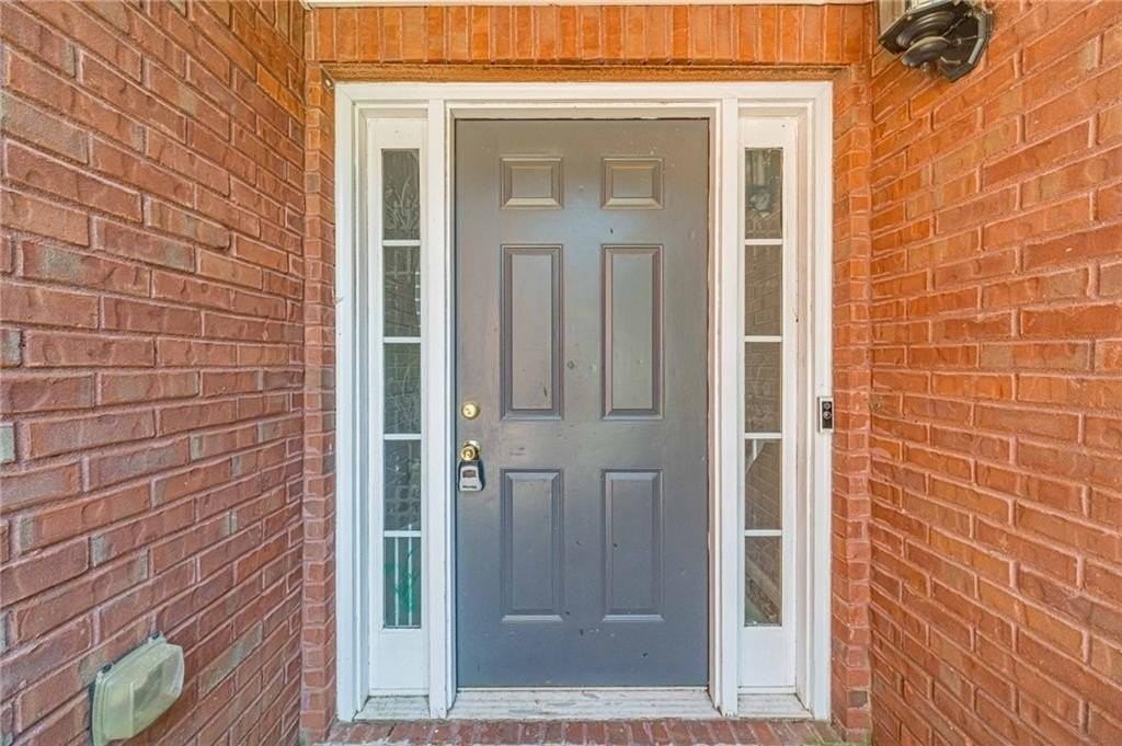 1617 Amhearst Walk Rd - Photo 2 of 40