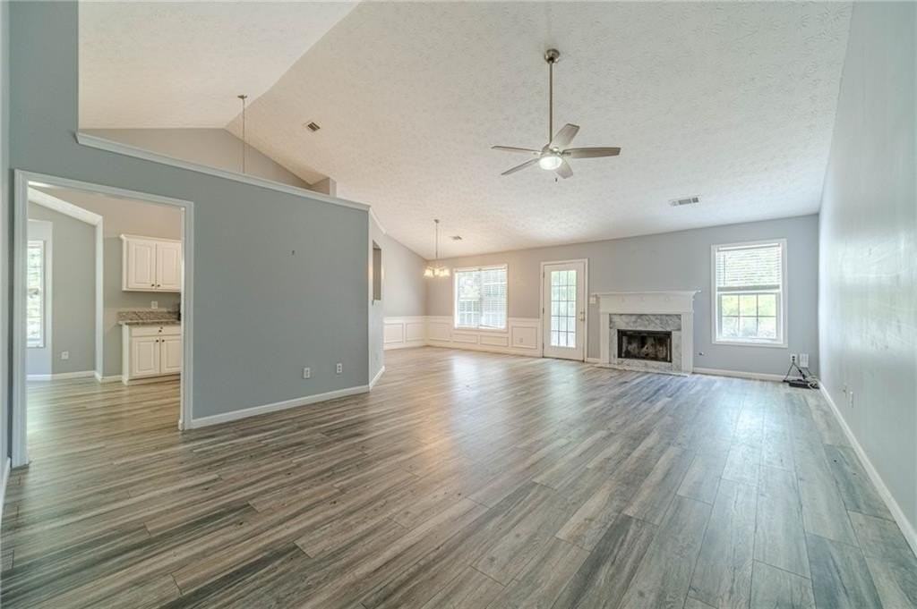 1617 Amhearst Walk Rd - Photo 5 of 40
