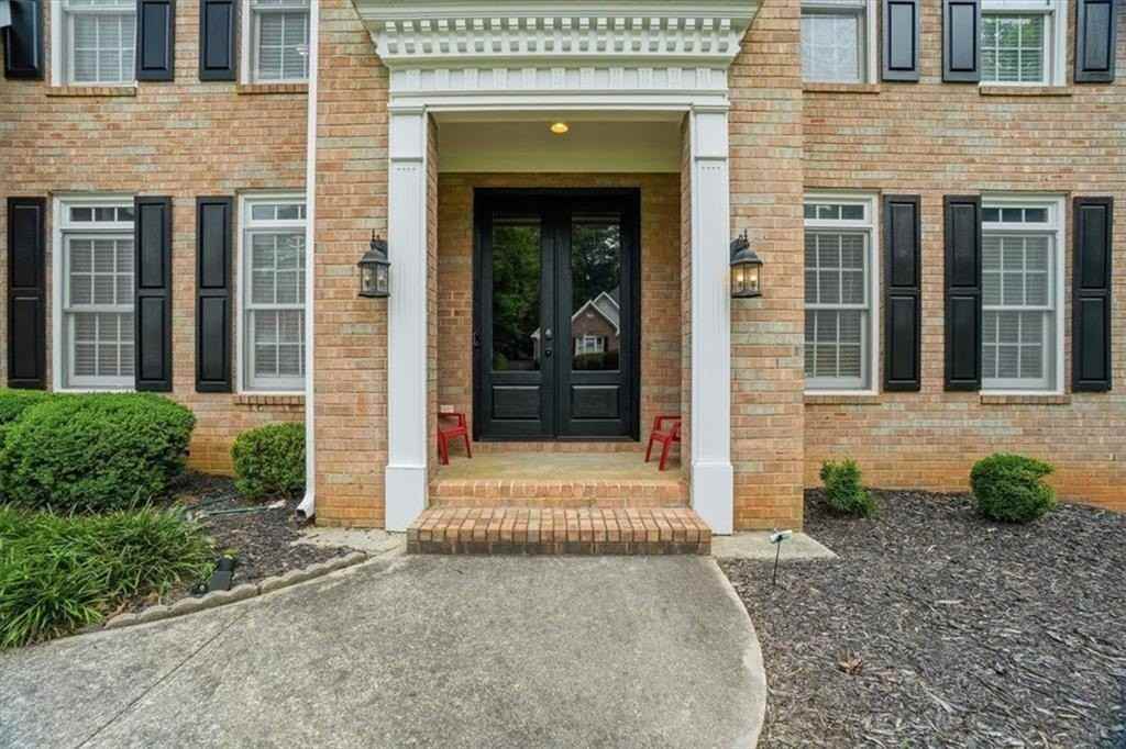 2785 Shoemaker Ln - Photo 7 of 50