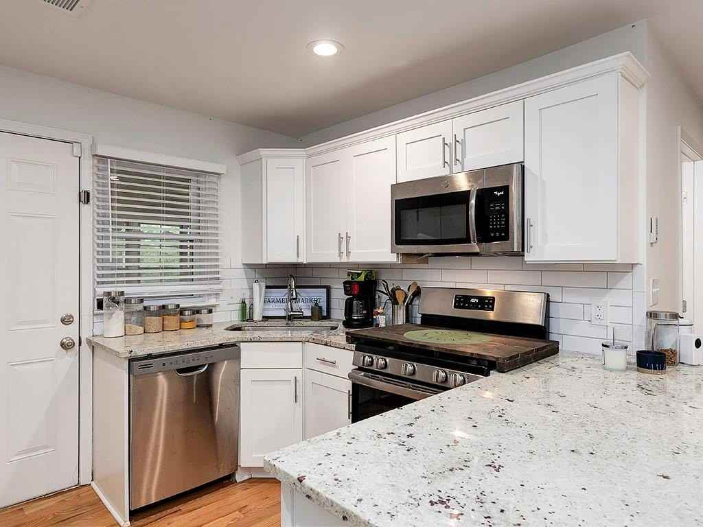 3940 Forrest Ct - Photo 7 of 27