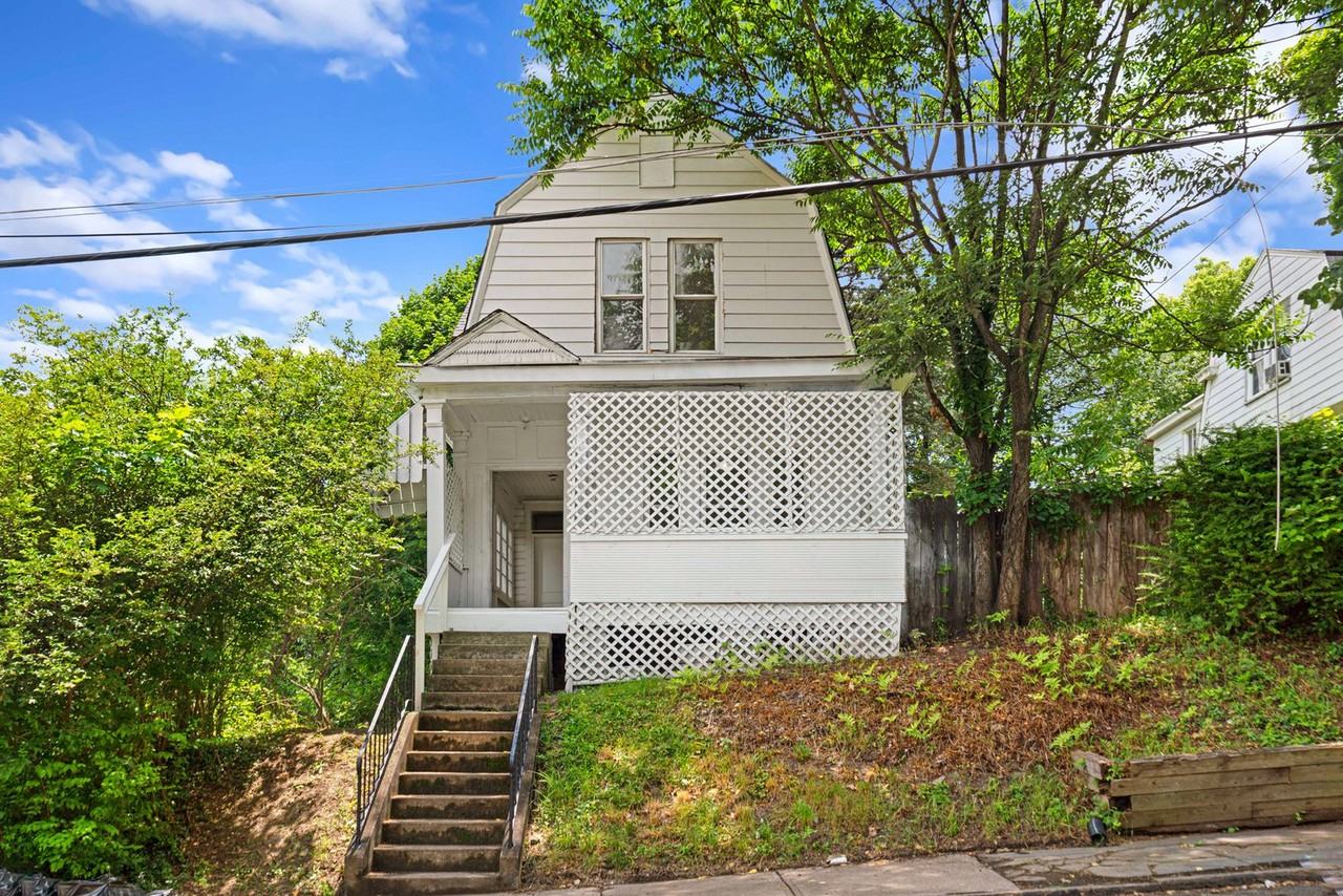 321 Kennedy Ave - Photo 4 of 29