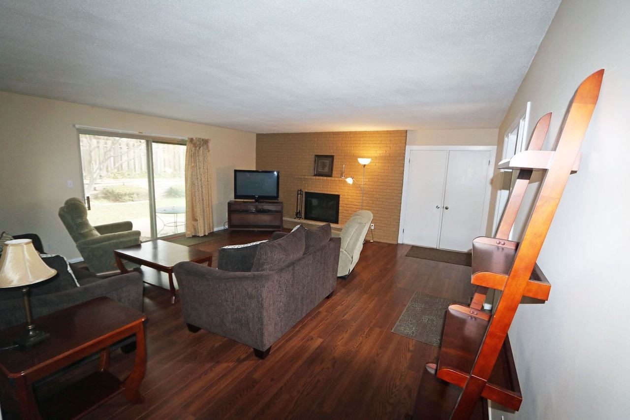 2727 S Lakeshore Dr Apt A4 - Photo 4 of 11