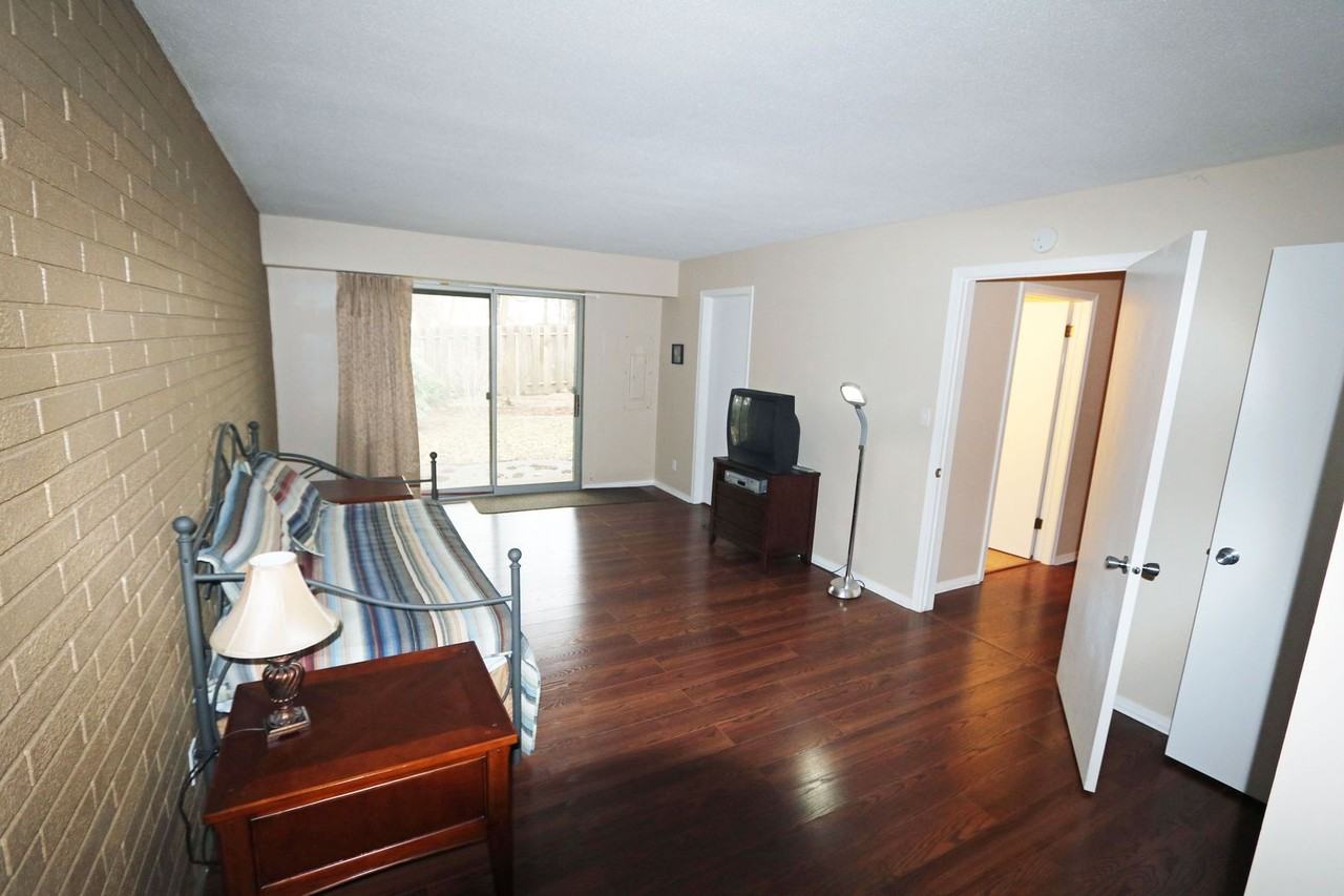 2727 S Lakeshore Dr Apt A4 - Photo 6 of 11