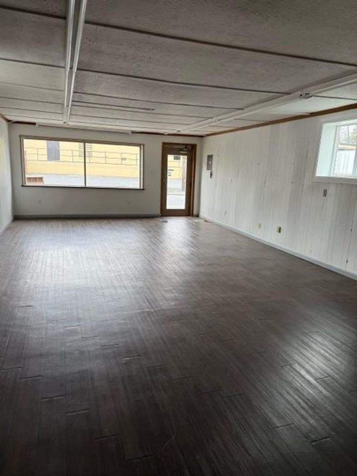 502 Hoover St - Photo 2 of 2