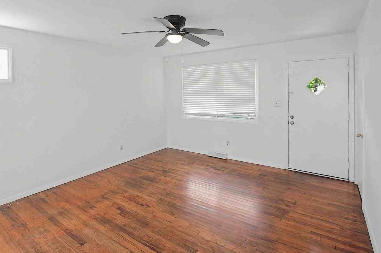 2620 Thornton Rd - Photo 3 of 22