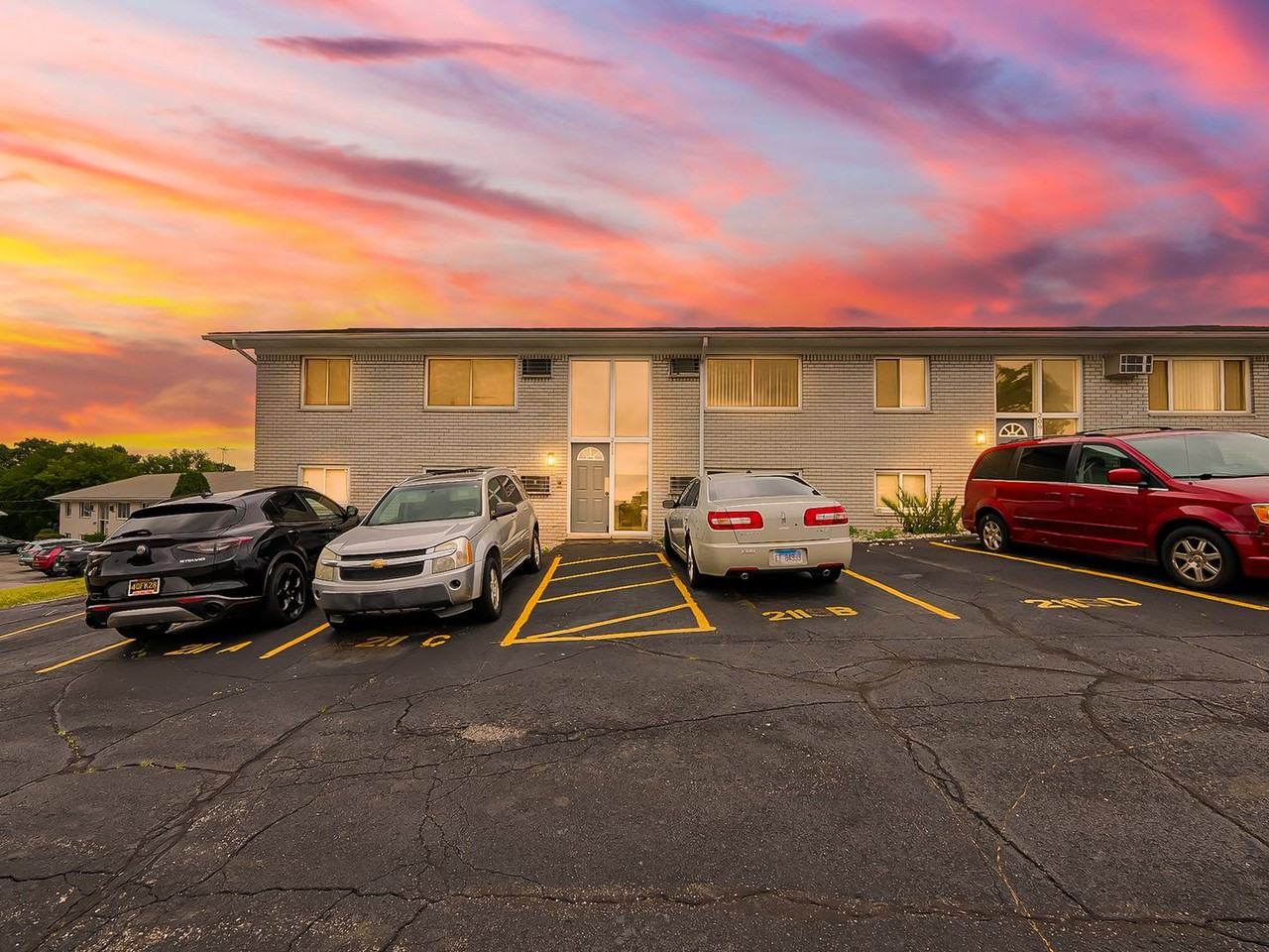 211 Summit Rdg