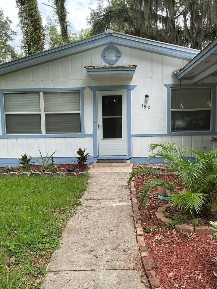 1510 Laurel St - Photo 2 of 13
