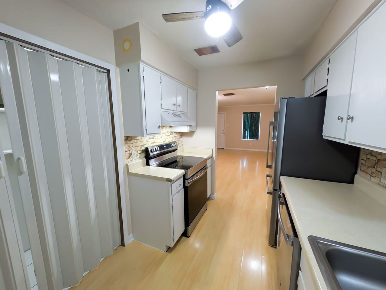 6255 Bedford Dr - Photo 5 of 15