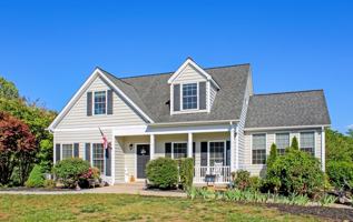 featured image of 455 Phillips Ln