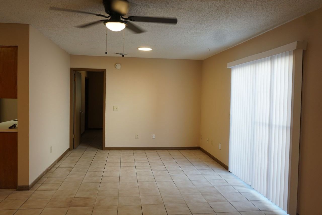 5558 Bennington Dr - Photo 3 of 11
