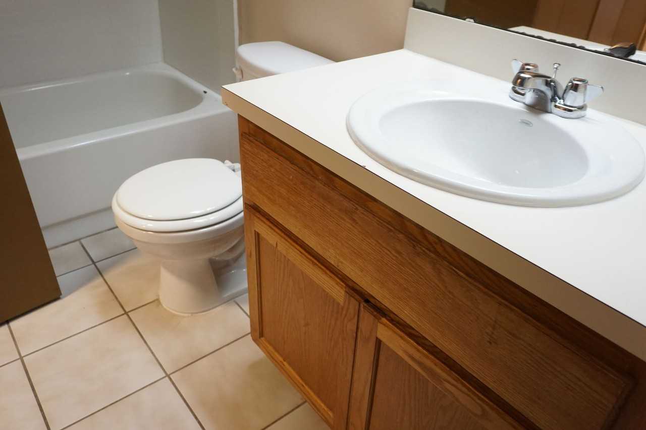 5558 Bennington Dr - Photo 6 of 11