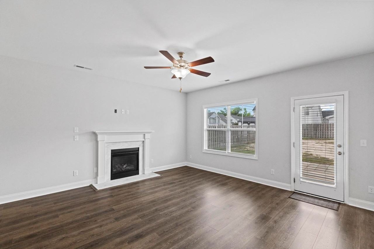 4609 Ballast Dr - Photo 3 of 22