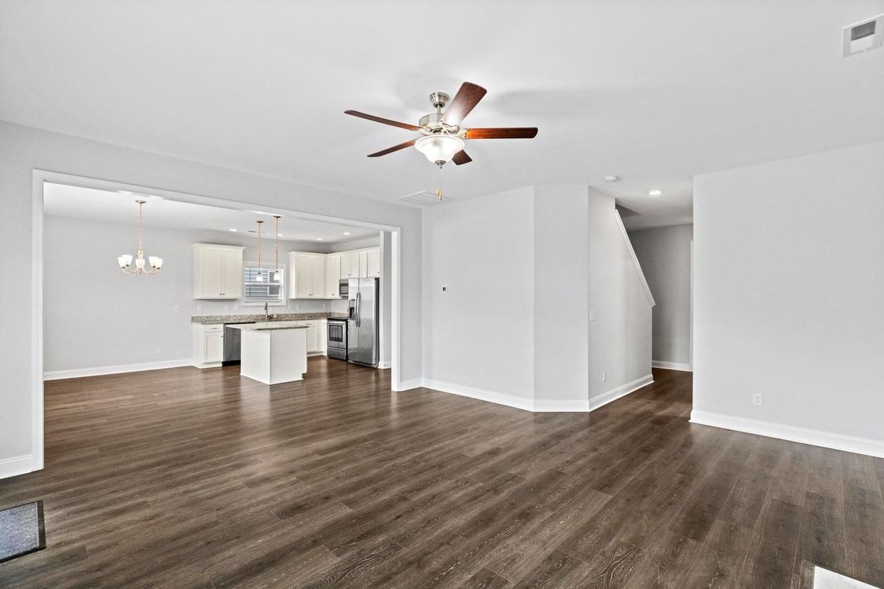 4609 Ballast Dr - Photo 4 of 22