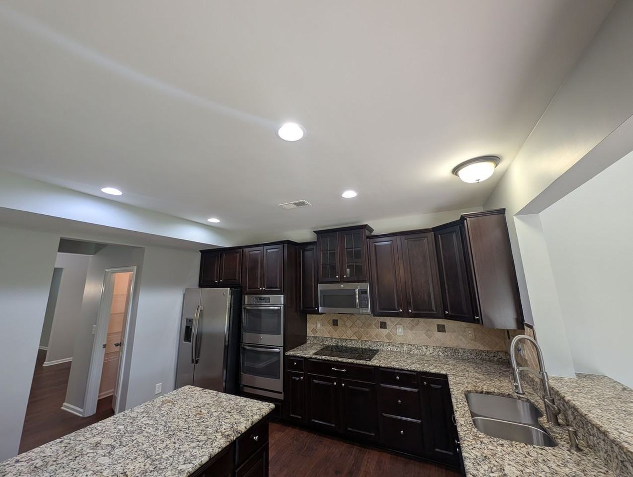 209 Weavers Glenn Pl - Photo 4 of 37
