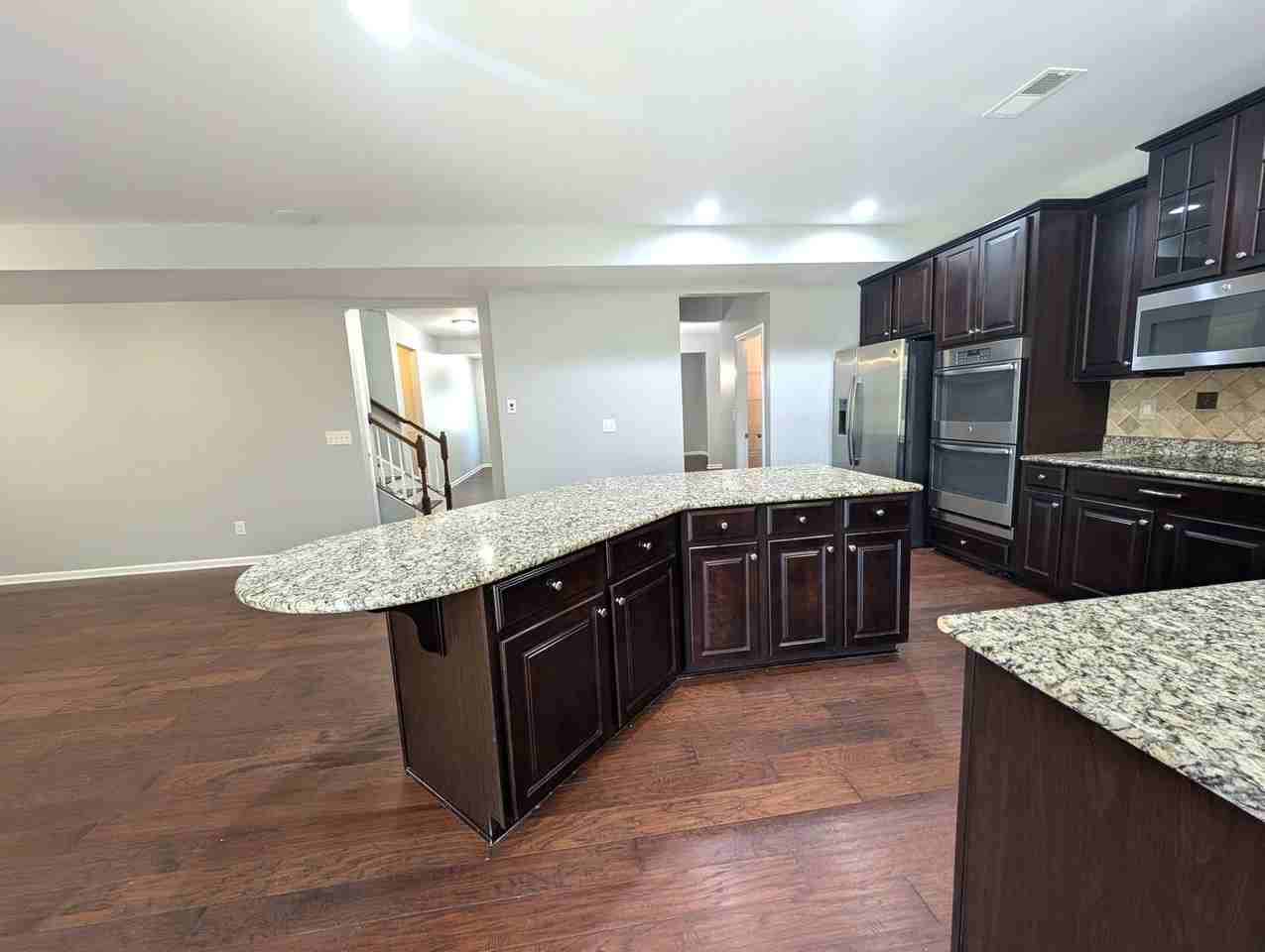209 Weavers Glenn Pl - Photo 5 of 37