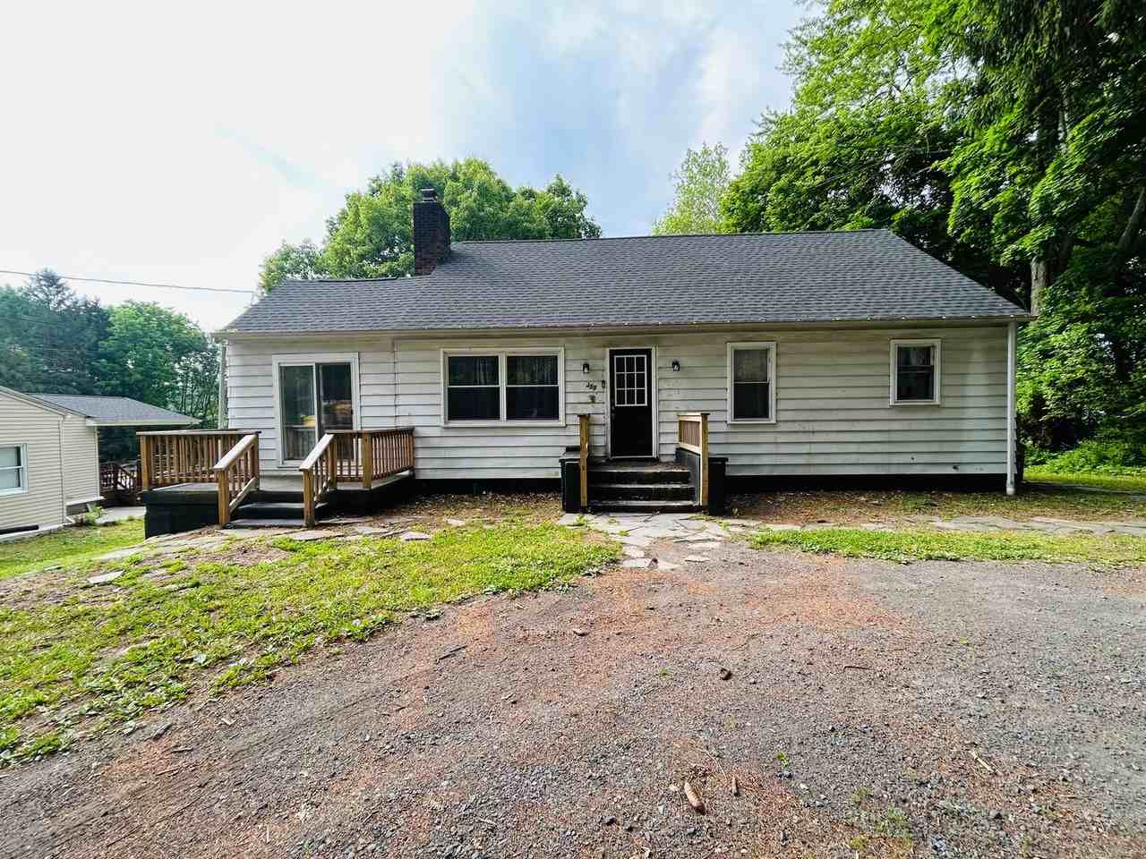 355 E Brown St - Photo 2 of 14