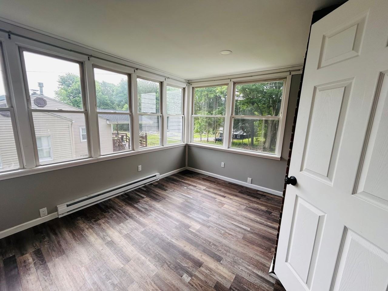 355 E Brown St - Photo 4 of 14