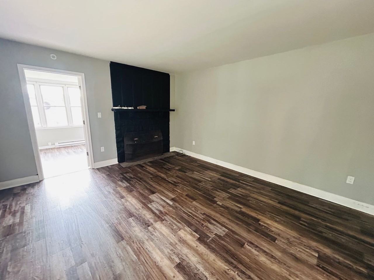 355 E Brown St - Photo 5 of 14