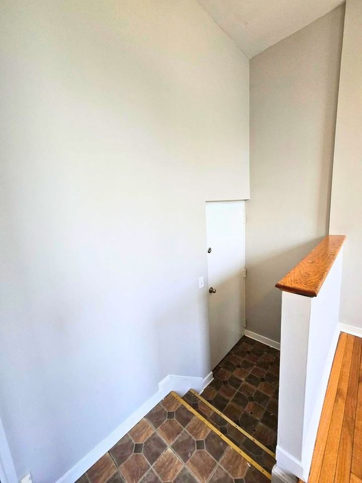 1323 W Fayette St - Photo 2 of 12