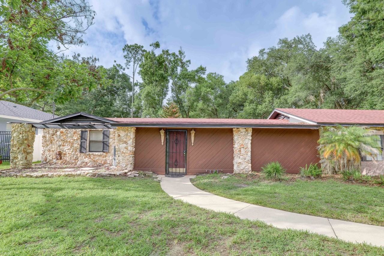 2960 Leslie Dr - Photo 3 of 23