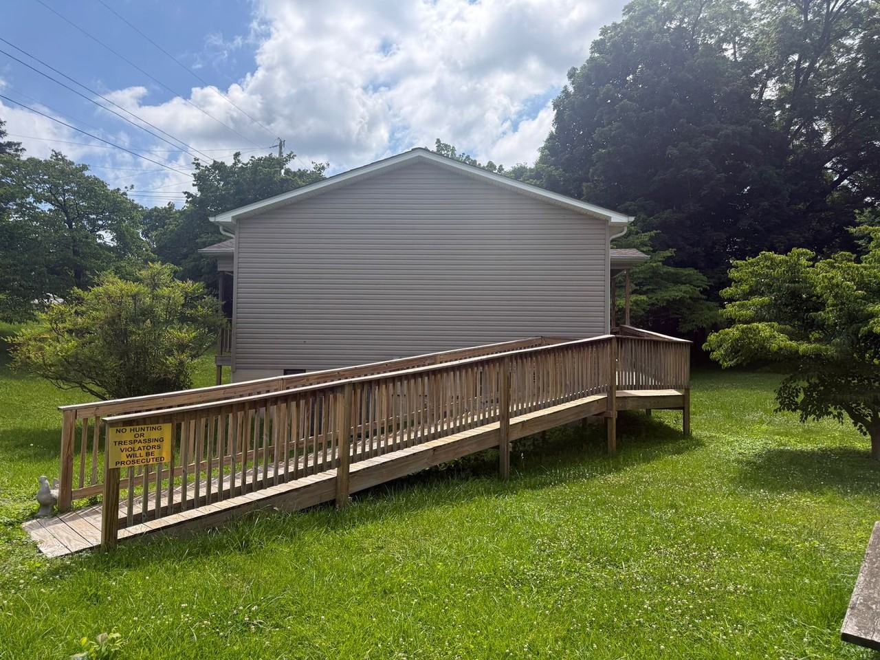 137 Mccawley St - Photo 2 of 26