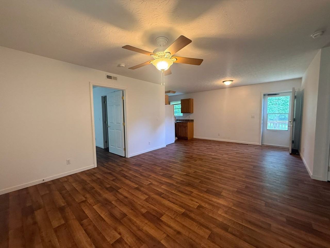 137 Mccawley St - Photo 6 of 26