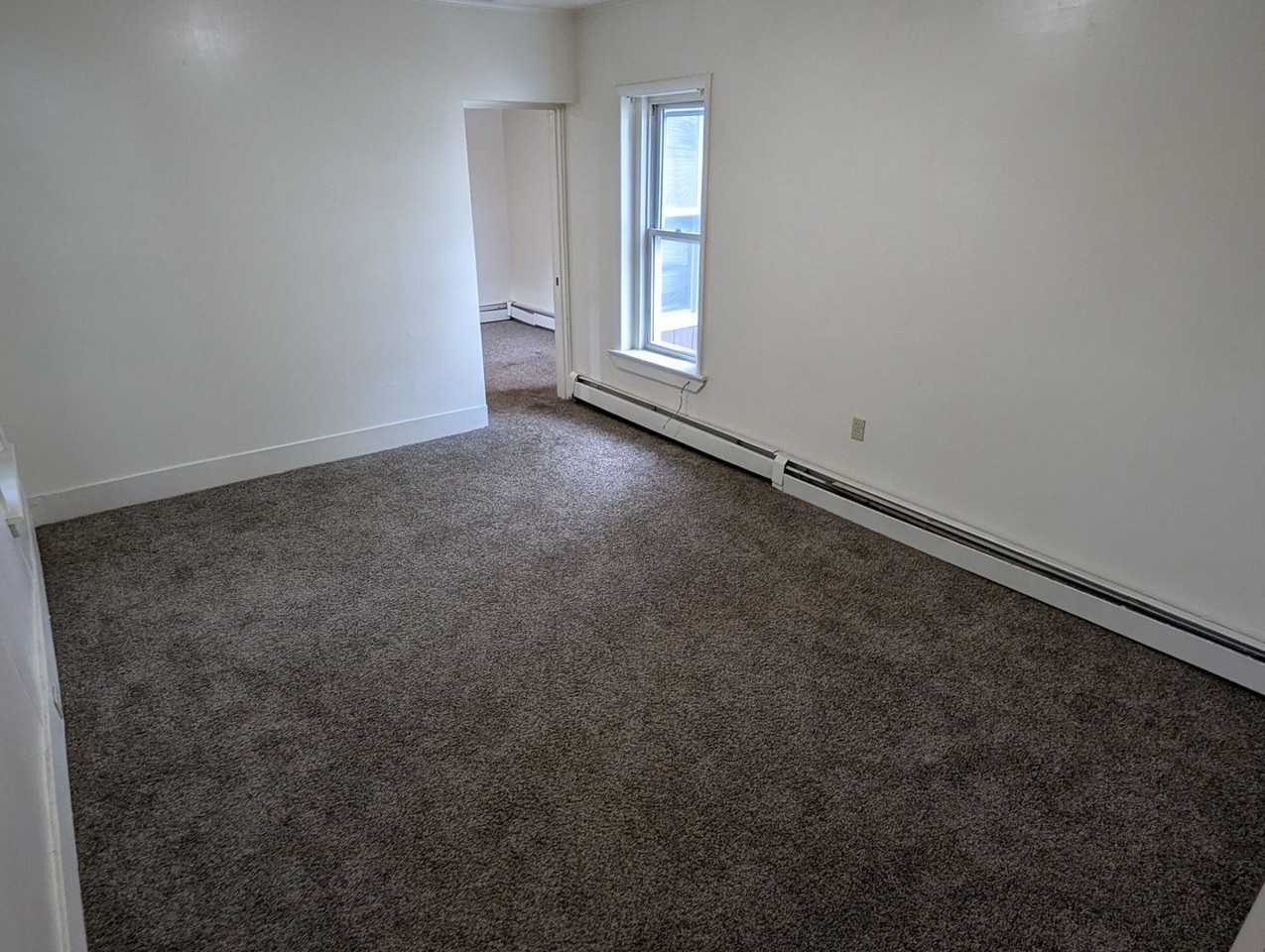 731 Grace St - Photo 2 of 12
