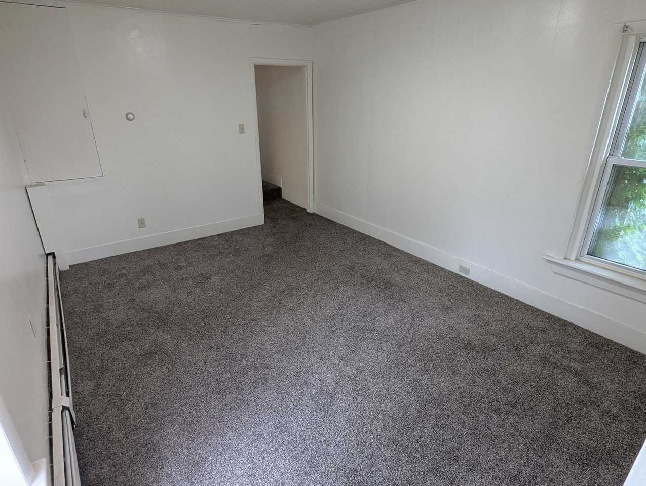 731 Grace St - Photo 3 of 12
