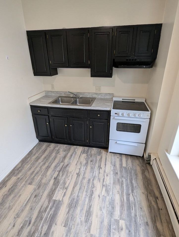 731 Grace St - Photo 5 of 12