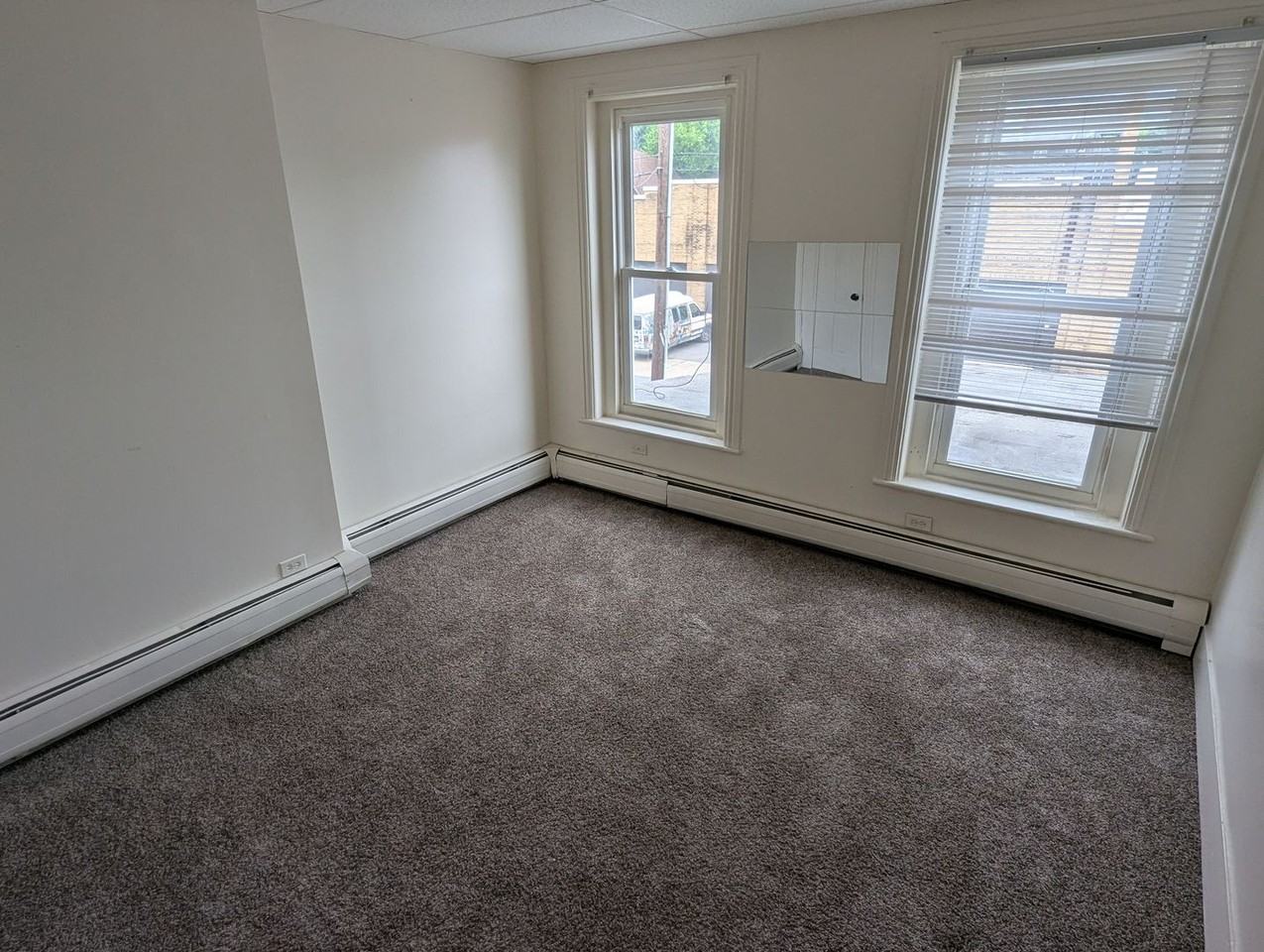 731 Grace St - Photo 7 of 12