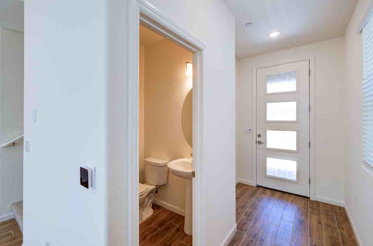 1498 Vintage Ln - Photo 4 of 19