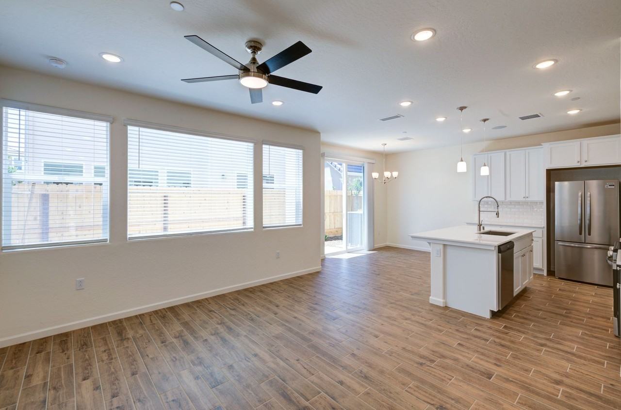 1498 Vintage Ln - Photo 5 of 19