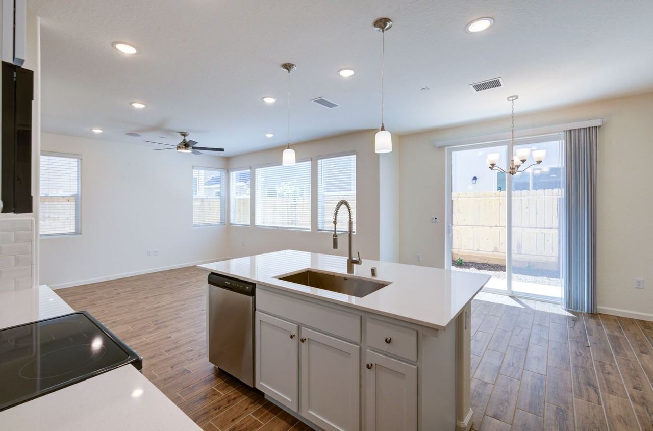 1498 Vintage Ln - Photo 6 of 19