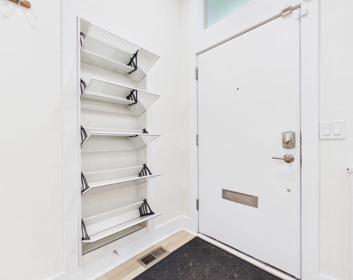 1129 N Hope St - Photo 4 of 50