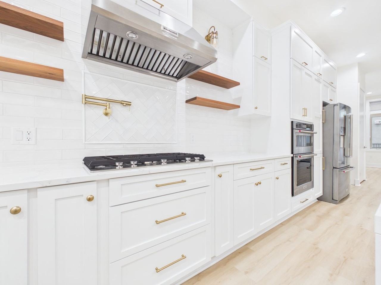 1129 N Hope St - Photo 7 of 50